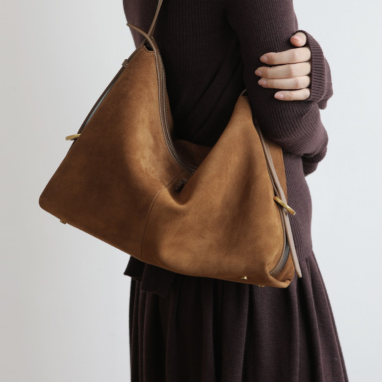 Retro and unique matte cowhide leather tote bag, shoulder bag, and commuter bag - new autumn/winter collection for women