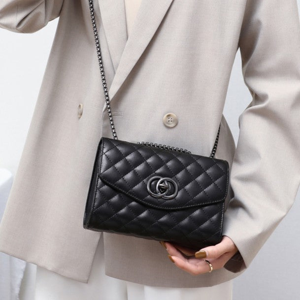 Women's chain bag, crossbody style, high-end and luxurious, perfect for autumn and winter, made of genuine leather.