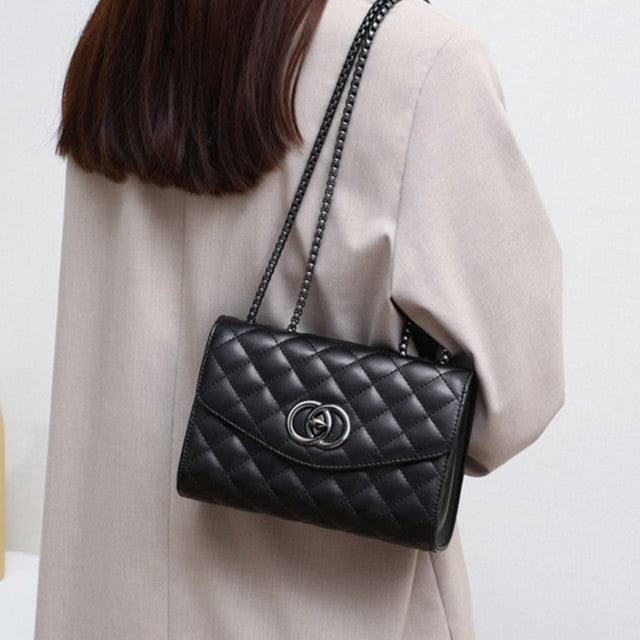 Women's chain bag, crossbody style, high-end and luxurious, perfect for autumn and winter, made of genuine leather.