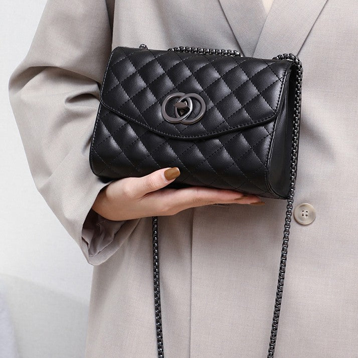 Women's chain bag, crossbody style, high-end and luxurious, perfect for autumn and winter, made of genuine leather.