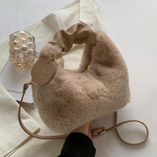 New arrival autumn/winter women's crossbody bag, stylish and luxurious plush shoulder bag, small bag