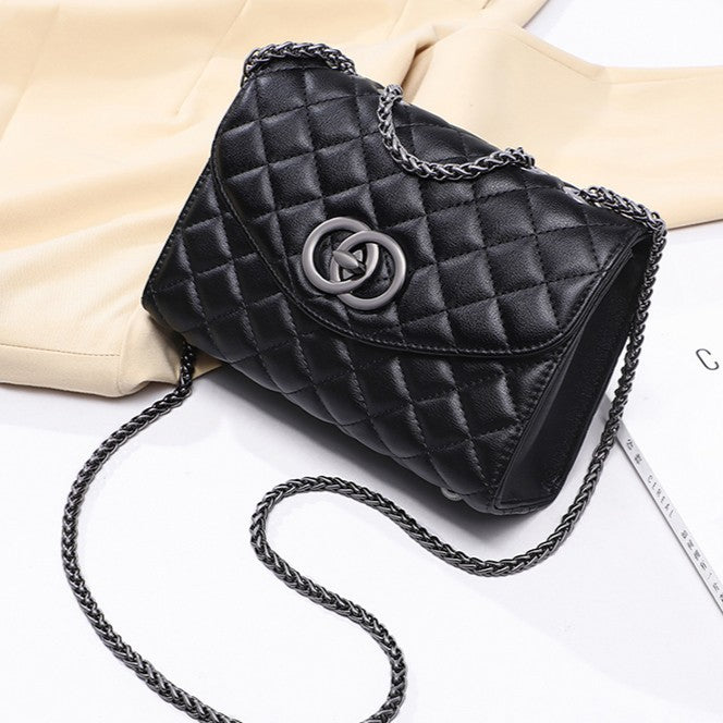 Women's chain bag, crossbody style, high-end and luxurious, perfect for autumn and winter, made of genuine leather.
