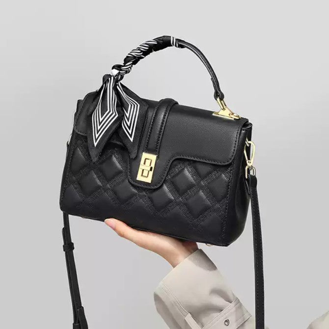 Genuine leather women's crossbody bag, stylish and sophisticated single-shoulder handbag.